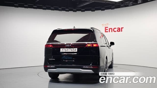 Kia Carnival 2022 — фото 4 из 20