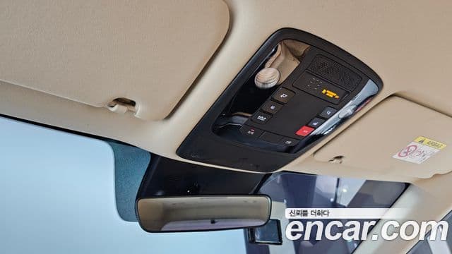 Kia Carnival 2022 — фото 18 из 20