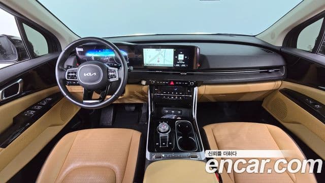 Kia Carnival 2021 — фото 7 из 20