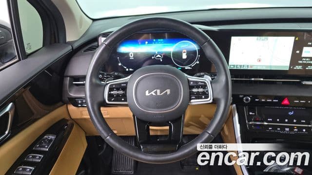 Kia Carnival 2021 — фото 13 из 20