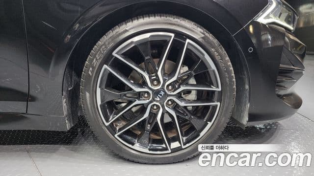 Kia K5 2021 — ფოტო 5/20