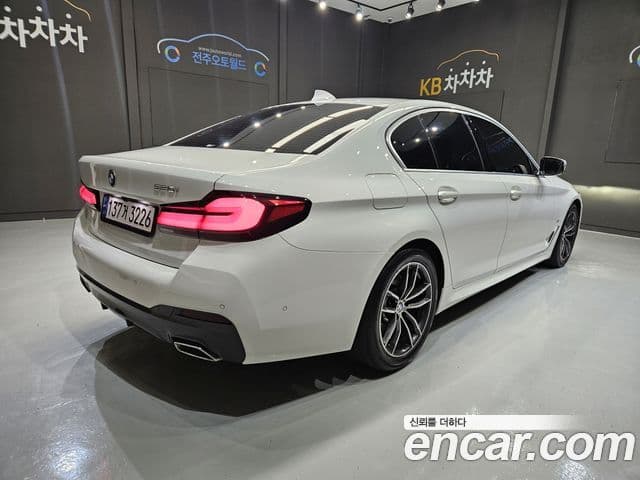 BMW 5 Series 2022 — Photo 7/20
