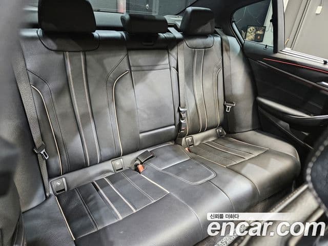BMW 5 Series 2022 — Photo 17/20