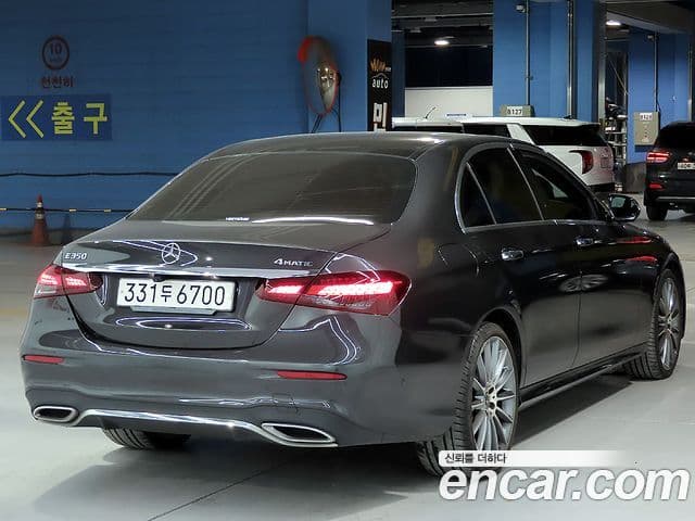 Mercedes-Benz E-Class 2020 — ფოტო 19/20