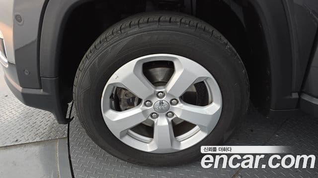 Jeep Compass 2021 — фото 5 из 20