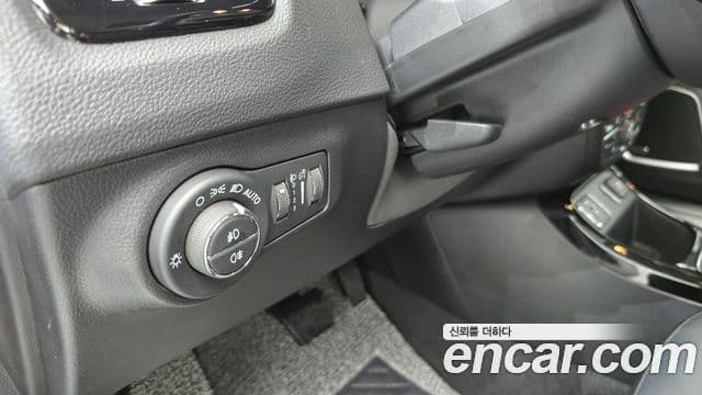Jeep Compass 2021 — ფოტო 15/20