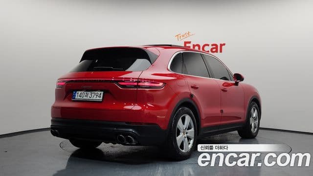 Porsche Cayenne 2023 — ფოტო 2/20