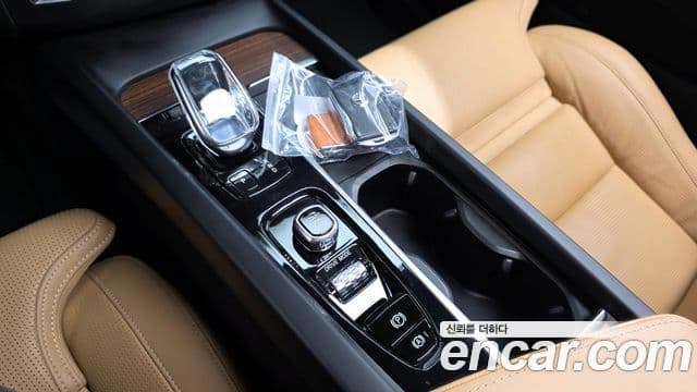 Volvo XC60 2021 — фото 9 из 20