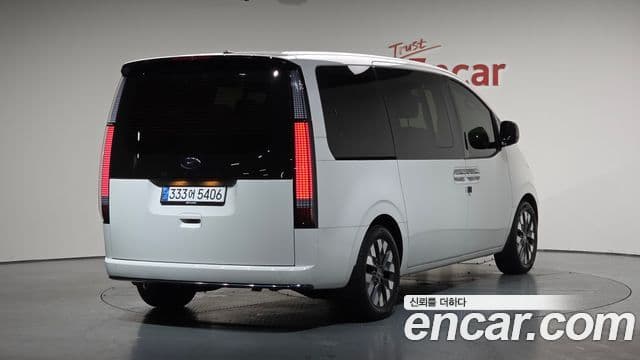 Hyundai Staria 2021 — ფოტო 2/20