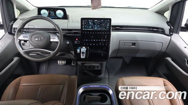 Hyundai Staria 2021 — ფოტო 7/20