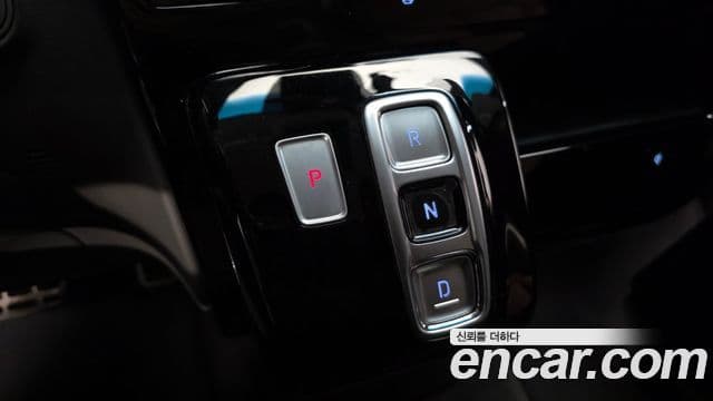Hyundai Staria 2021 — ფოტო 9/20