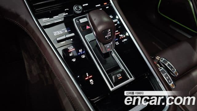 Porsche Panamera 2020 — Şəkil 9/20