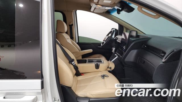 Hyundai Staria 2022 — Şəkil 11/20