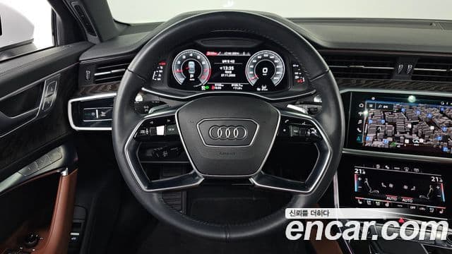 Audi A6 2021 — ფოტო 13/20