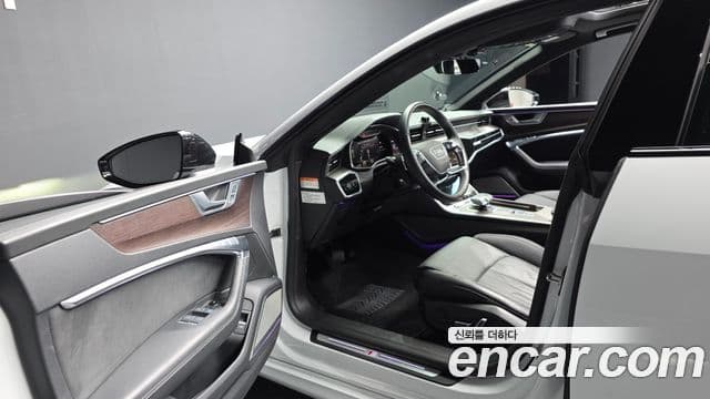 Audi A7 2022 — Şəkil 10/20