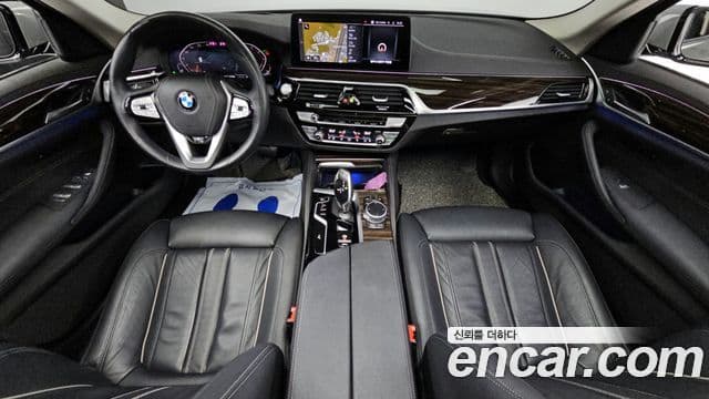 BMW 5 Series 2021 — ფოტო 7/20
