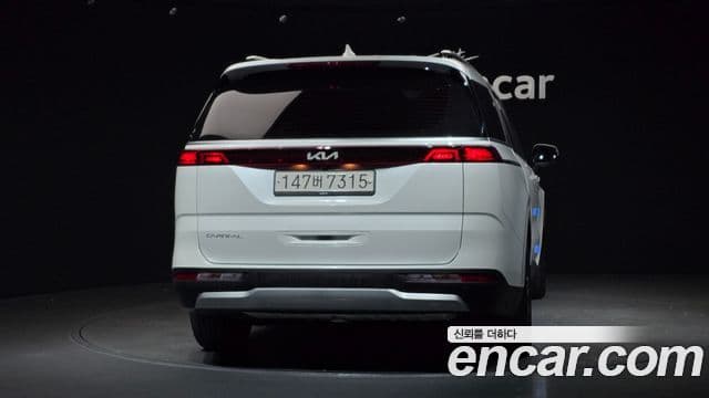 Kia Carnival 2023 — ფოტო 4/20
