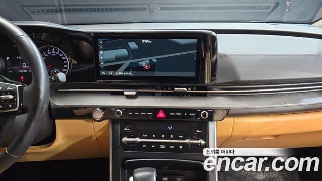 Kia Carnival 2023 — ფოტო 14/20