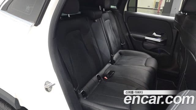 Mercedes-Benz GLA-Class 2021 — ფოტო 12/20