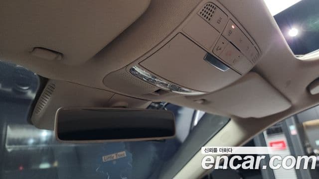 Mercedes-Benz E-Class 2018 — ფოტო 17/20