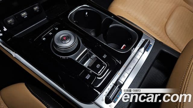 Kia Carnival 2023 — Şəkil 9/20