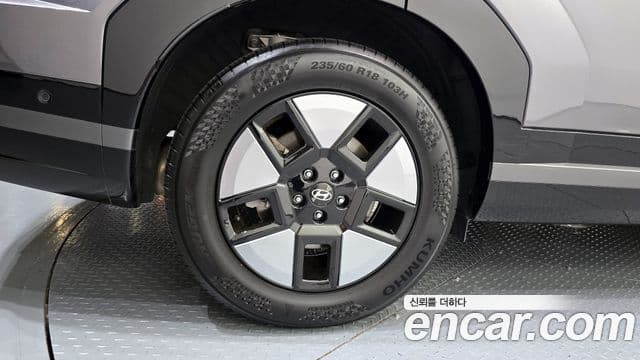 Hyundai Santa Fe 2023 — Photo 2/20
