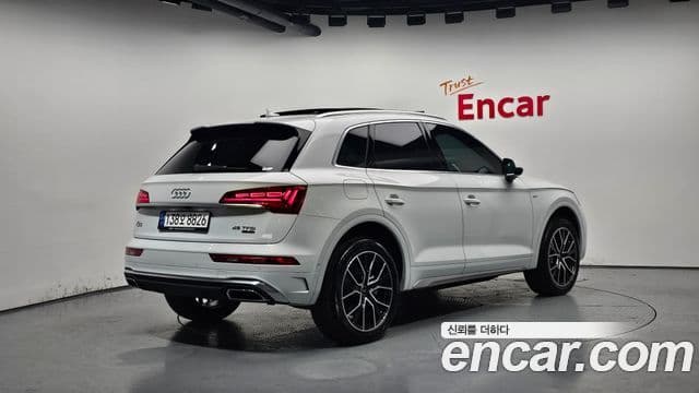 Audi Q5 2024 — ფოტო 2/20