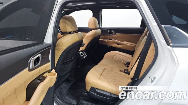 Kia Sorento 2021 — ფოტო 15/20