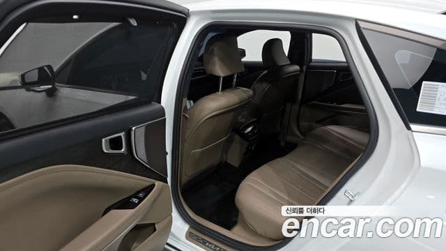 Kia K8 2021 — Şəkil 12/20