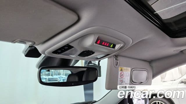 Jeep Cherokee 2022 — ფოტო 17/20