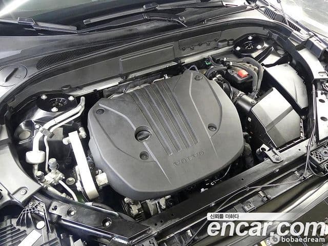 Volvo XC60 2022 — ფოტო 6/20