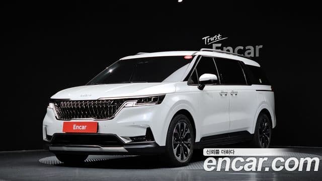Kia Carnival 2023 — Фото 1/20
