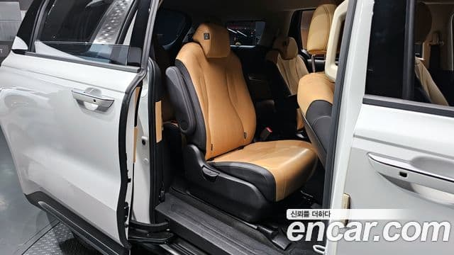 Kia Carnival 2023 — Фото 12/20