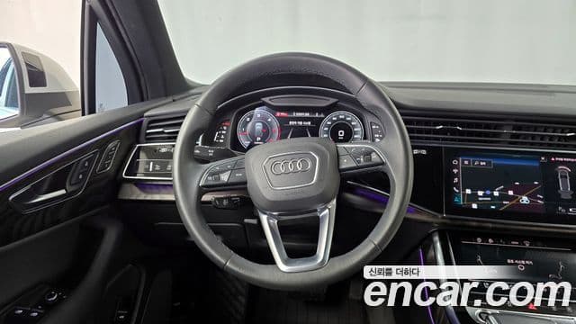 Audi Q7 2022 — Şəkil 13/20