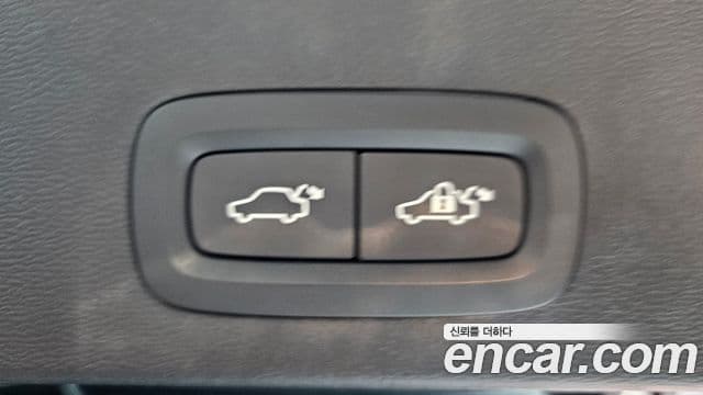 Volvo XC40 2020 — фото 20 из 20