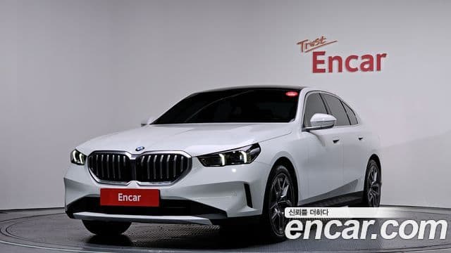 BMW 5 Series 2025 — ფოტო 1/20