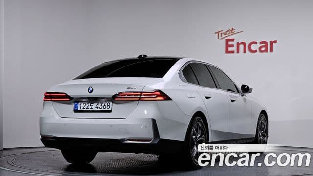 BMW 5 Series 2025 — ფოტო 2/20