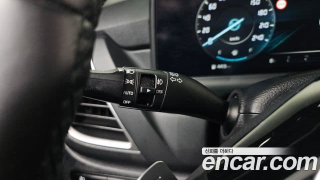 Kia Seltos 2023 — ფოტო 6/20