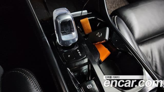 Volvo XC40 2023 — Фото 9/20