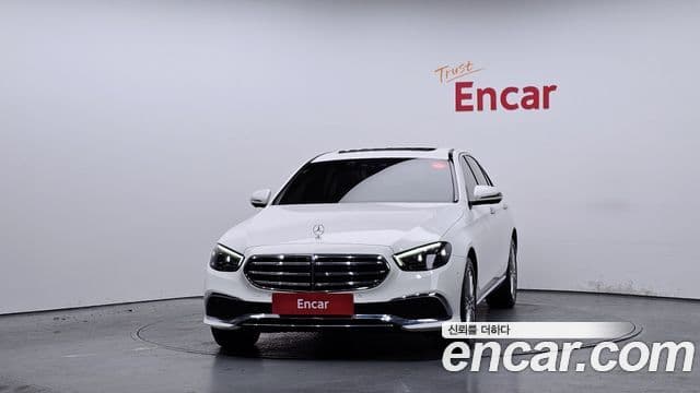 Mercedes-Benz E-Class 2023 — Фото 2/20