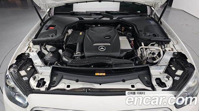 Mercedes-Benz E-Class 2023 — Фото 5/20