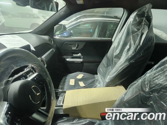 Mercedes-Benz GLB-Class 2025 — фото 4 из 6