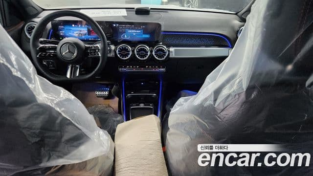 Mercedes-Benz GLB-Class 2025 — Photo 2/18