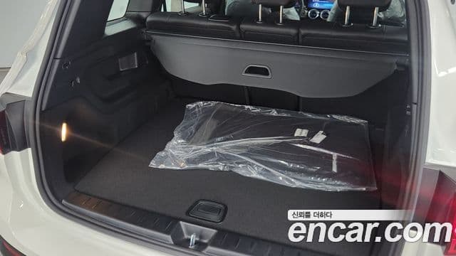 Mercedes-Benz GLB-Class 2025 — Photo 15/18