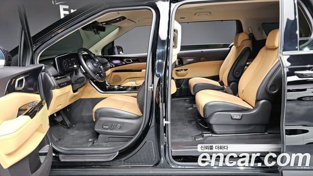 Kia Carnival 2021 — ფოტო 10/20