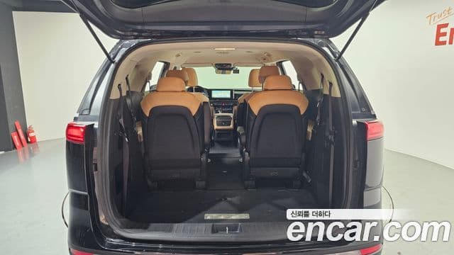 Kia Carnival 2022 — ფოტო 20/20