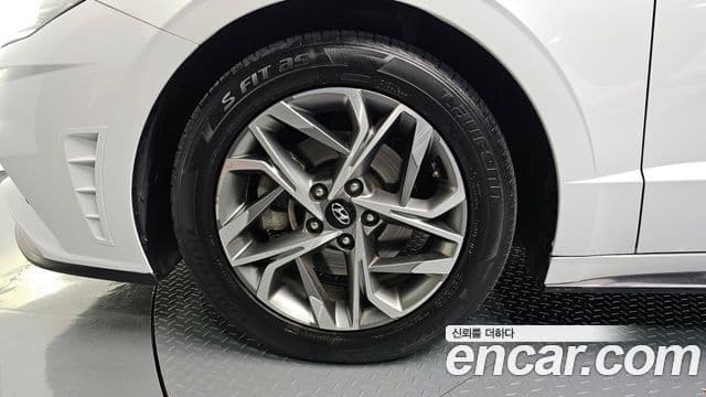 Hyundai Sonata Hybrid 2022 — Photo 16/20