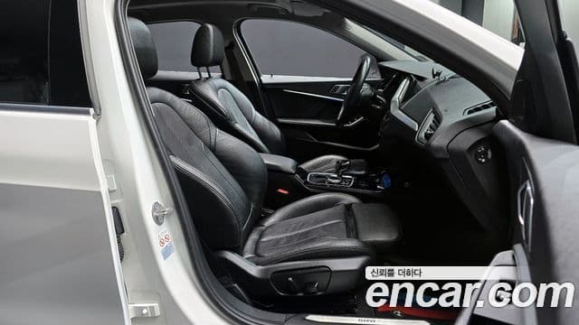 BMW 1 Series 2022 — Şəkil 10/20