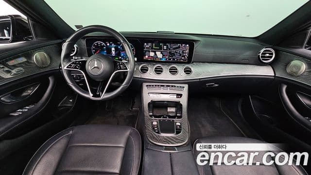 Mercedes-Benz E-Class 2021 — ფოტო 7/20