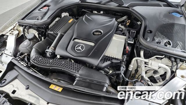 Mercedes-Benz E-Class 2020 — ფოტო 8/20